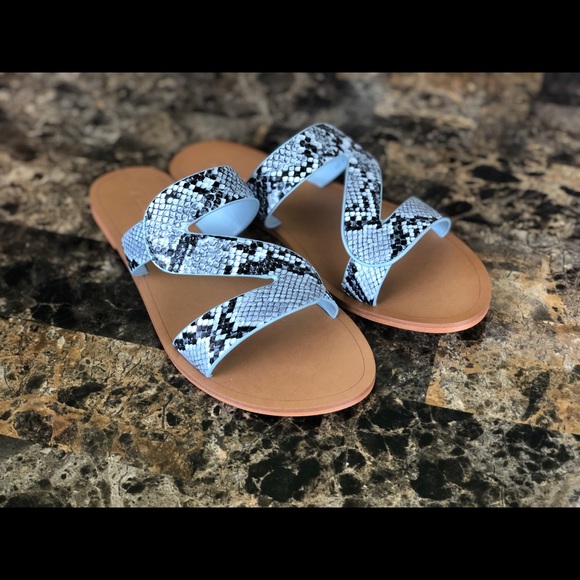 women ALDO Falemma Flat Sandals - Picture 8 of 9